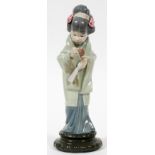 LLADRO PORCELAIN FIGURINE, H 11 1/2", YOUNG GIRL  WITH FAN: