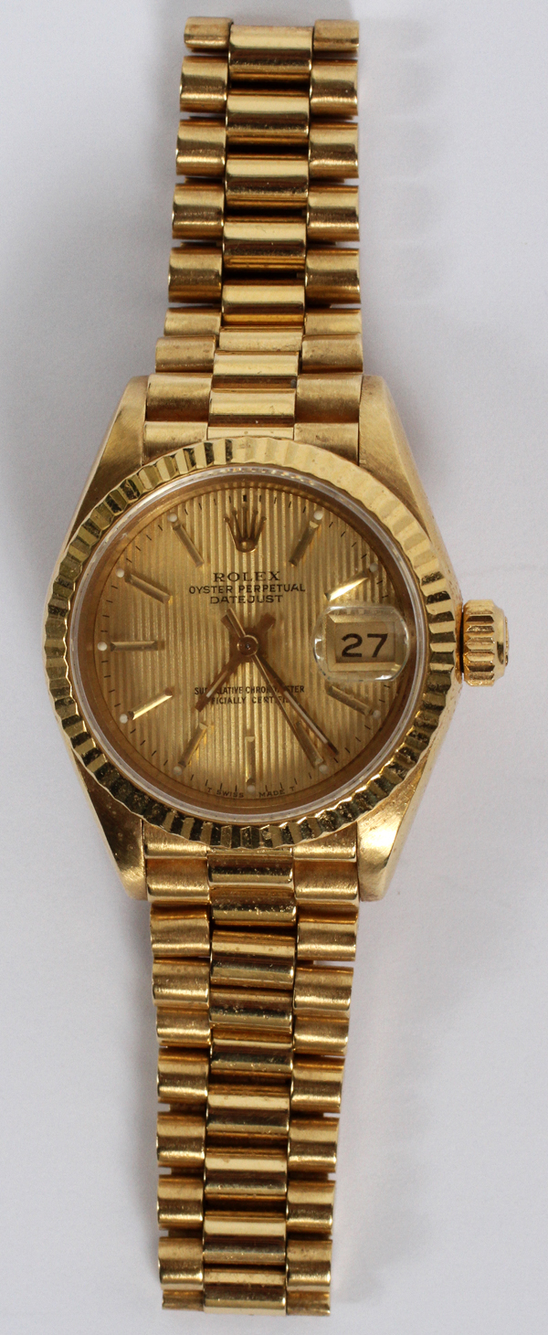 LADY ROLEX OYSTER PERPETUAL DATEJUST 18KT YELLOW  GOLD WRISTWATCH:  Having a 18kt yellow gold