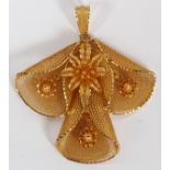 18KT YELLOW GOLD FAN-FORM, FLORAL PENDANT H 3  3/8", W 3":