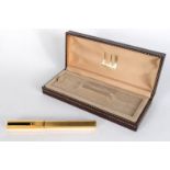 Boxed Dunhill gold plated fountain pen with 14ct gold nib : FOR CONDITION REPORTS AND TO BID LIVE