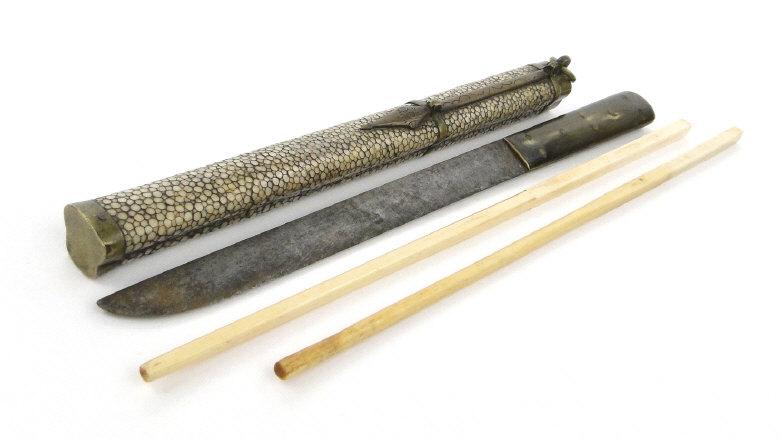 Set of oriental ivory chopsticks and a horn handled knife with steel blade, housed in a shagreen