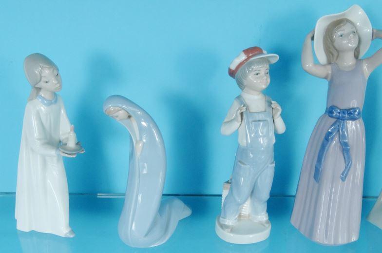 Five Lladro China figures, the largest 26cm high : For Condition Reports please visit www. - Image 3 of 5