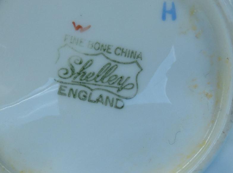 Collectable china including Royal Doulton Snowman, USSR animals, Sylvac dogs, etc : For Condition - Image 6 of 6