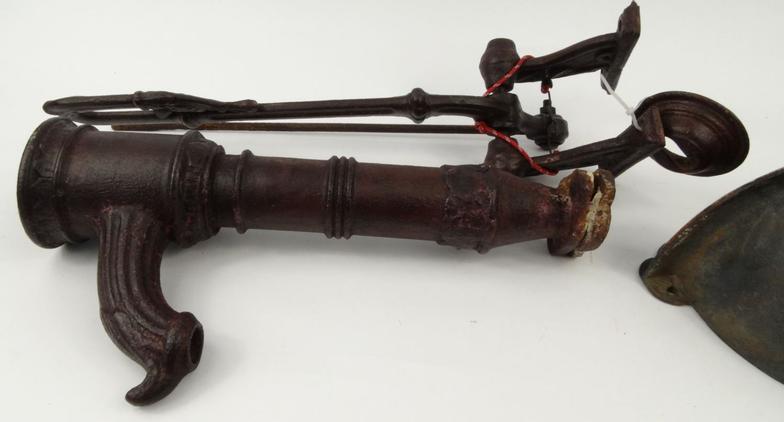 Victorian cast iron water pump and corner sink : For Condition Reports please visit www. - Image 2 of 6