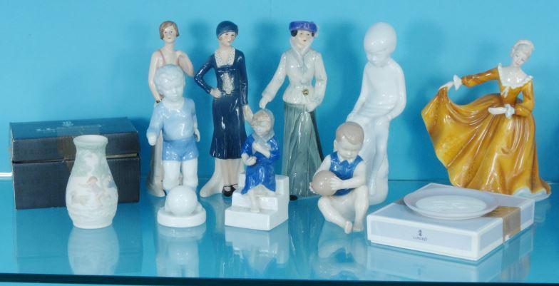 Collectable china figures including Spode, Royal Doulton and Lladro examples : For Condition Reports