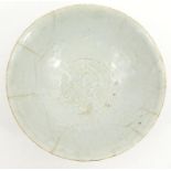 Oriental Chinese Sung Dynasty porcelain bowl with incised leaf centre, 17cm diameter : For Condition