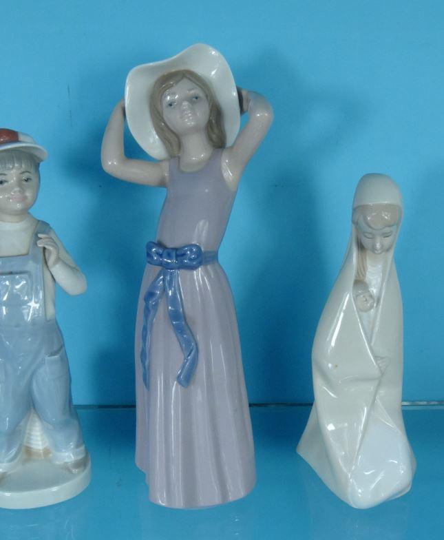 Five Lladro China figures, the largest 26cm high : For Condition Reports please visit www. - Image 2 of 5