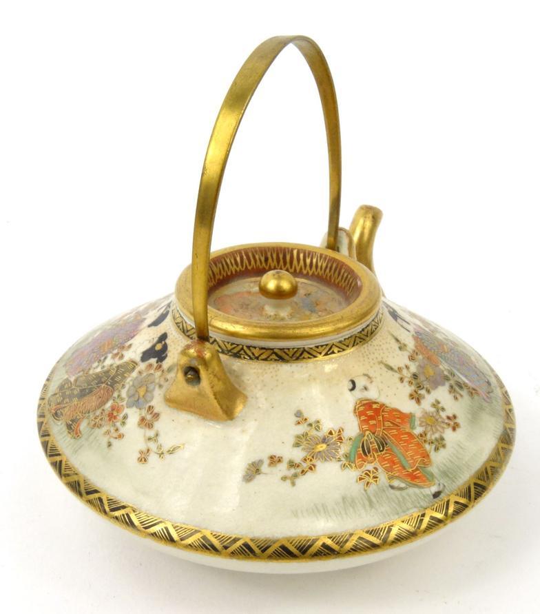 Japanese Satsuma teapot, finely handpainted with geisha girls, character marks to base, 10cm - Image 6 of 9