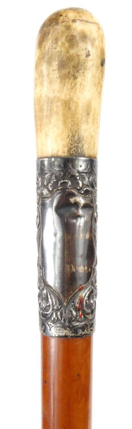 Horn handled Malacca cane riding whip with unmarked silver floral collar, 64cm long : For - Image 3 of 3