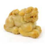 Well detailed carved hardstone model of a dog of Foo, 8cm long : For Condition Reports please