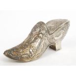 Silver shoe box embossed with cherubs, SM and import marks for Birmingham, 10cm in length : For