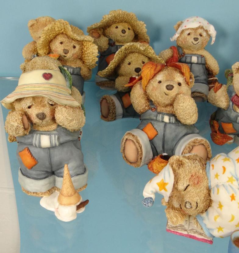 Large collection of Barley Bear collectable figures with boxes : For Condition Reports please - Image 4 of 6