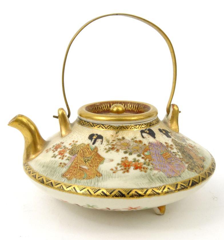 Japanese Satsuma teapot, finely handpainted with geisha girls, character marks to base, 10cm