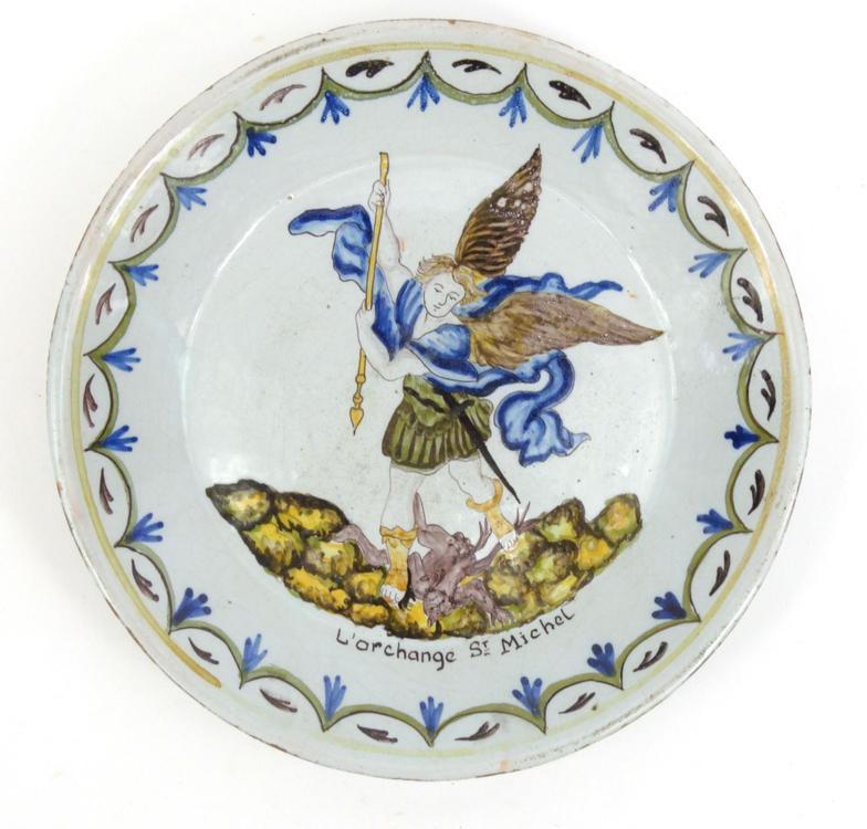 Victorian  pottery Delft ware plate hand painted with l'archange de St Michel, 24cm diameter : For