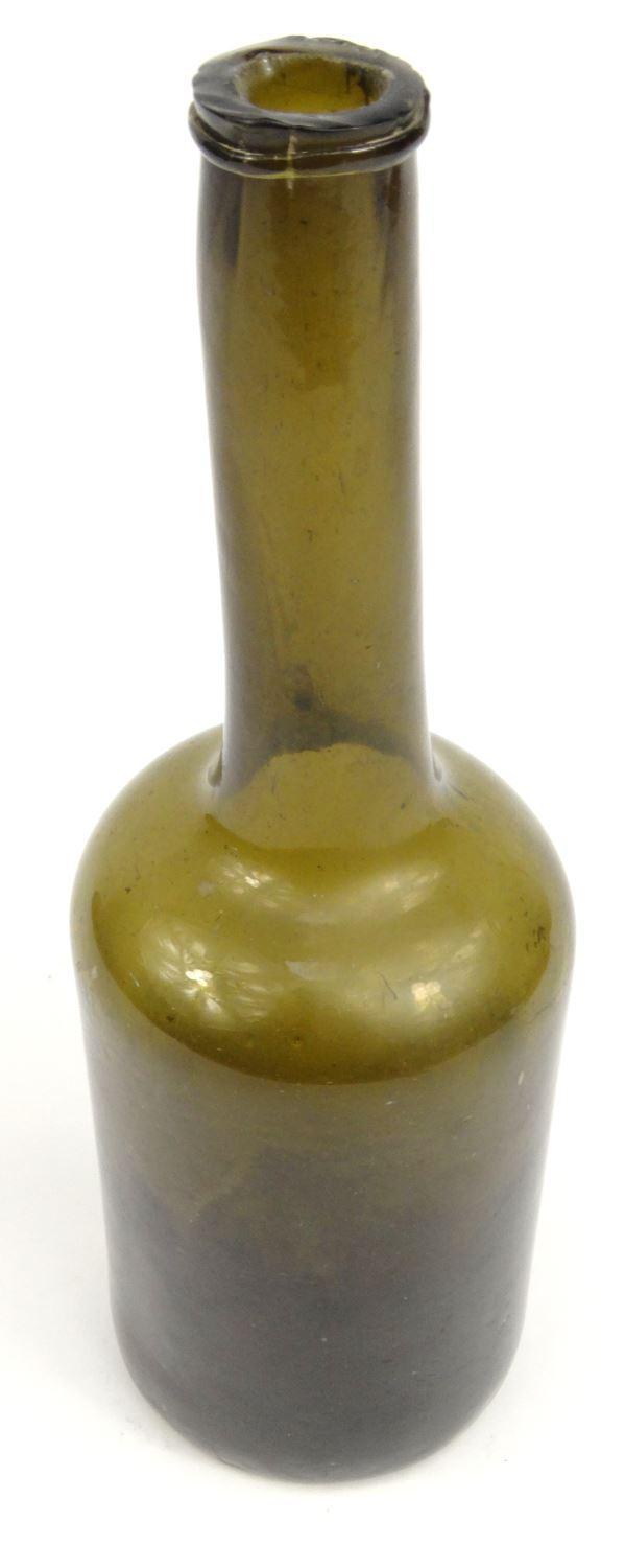 Antique green glass bottle, 20cm high : For Condition reports please visit www.eastbourneauction. - Image 2 of 3