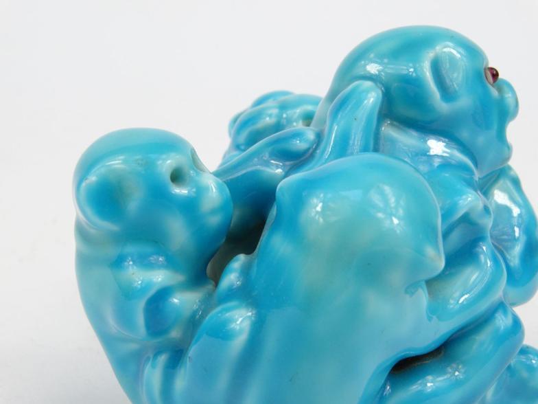 Good quality porcelain model of a group of monkeys in a turquoise glaze with red beaded glass - Image 5 of 9