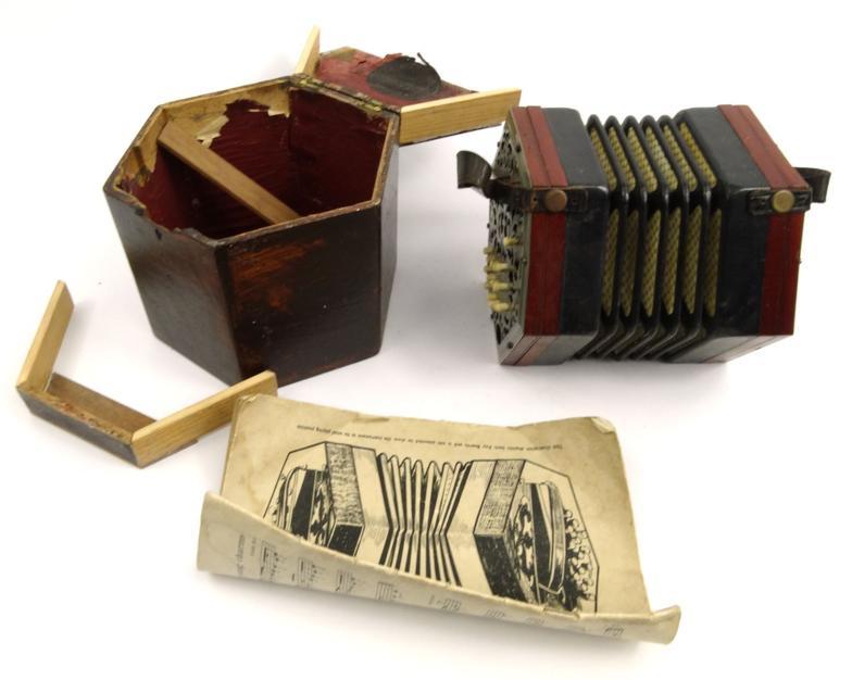 Lachenal & Co 30 key accordion, in original wooden case, 16cm long : For Condition Reports please - Image 4 of 8