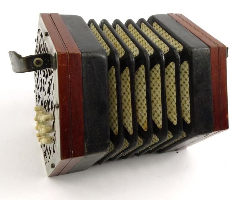 Lachenal & Co 30 key accordion, in original wooden case, 16cm long : For Condition Reports please