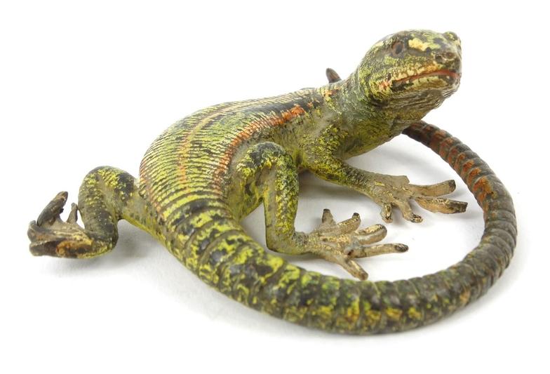 Cold painted bronze model of a lizard, 6cm high : For Condition Reports please visit www. - Image 2 of 4