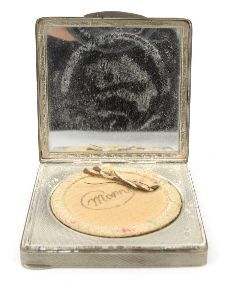 Square silver compact with black enamel and marcasite decoration, marked '925' to the interior, - Image 6 of 7