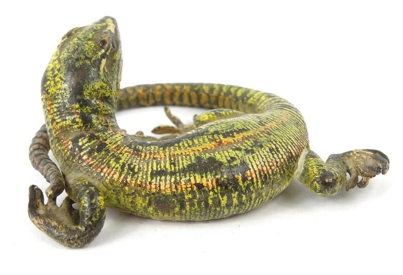 Cold painted bronze model of a lizard, 6cm high : For Condition Reports please visit www. - Image 4 of 4