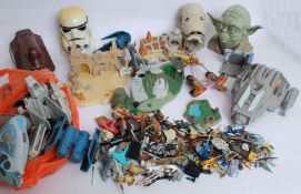 A large quantity of vintage Star Wars Ga