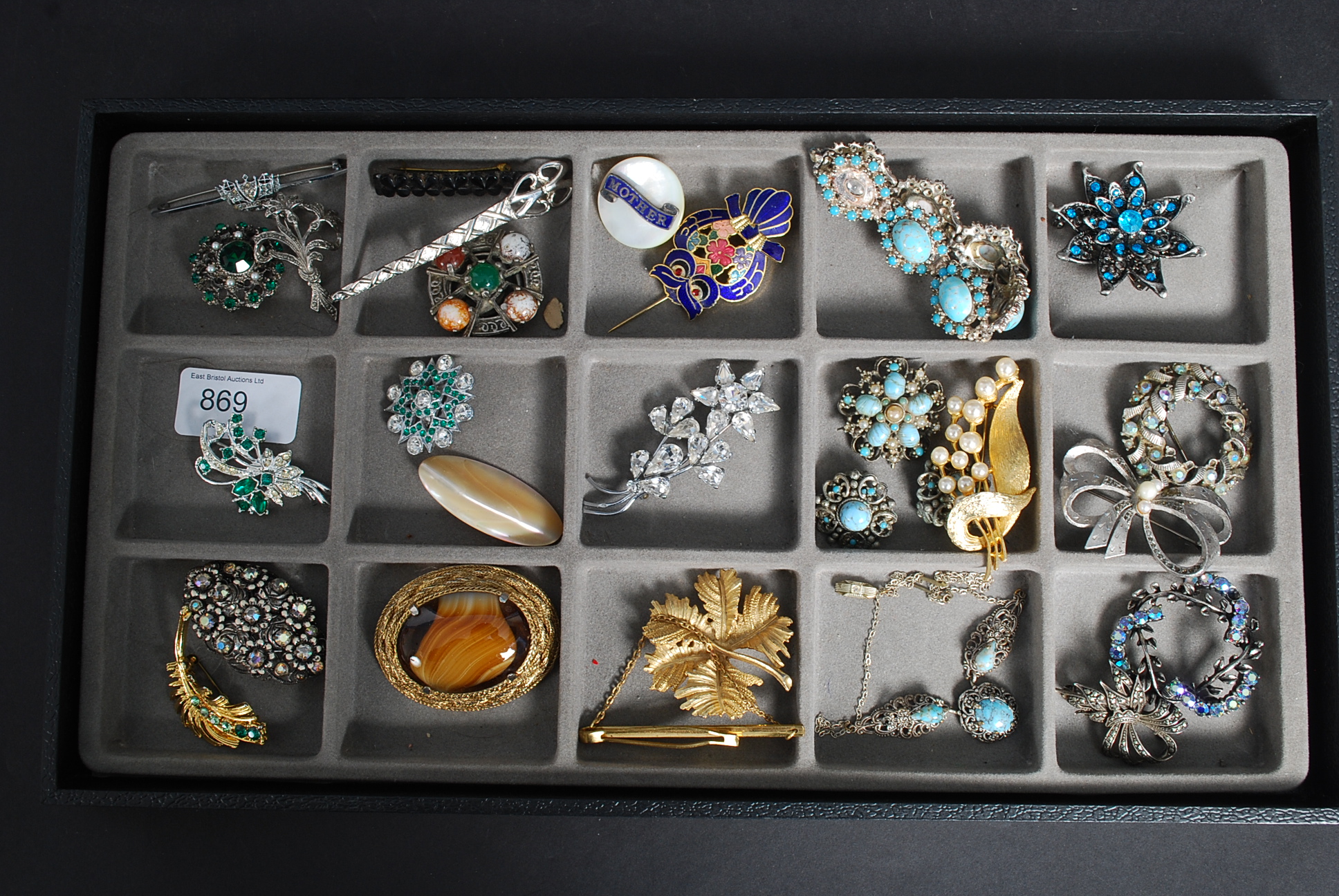 A large collection of costumer jewellery - Bild 2 aus 8