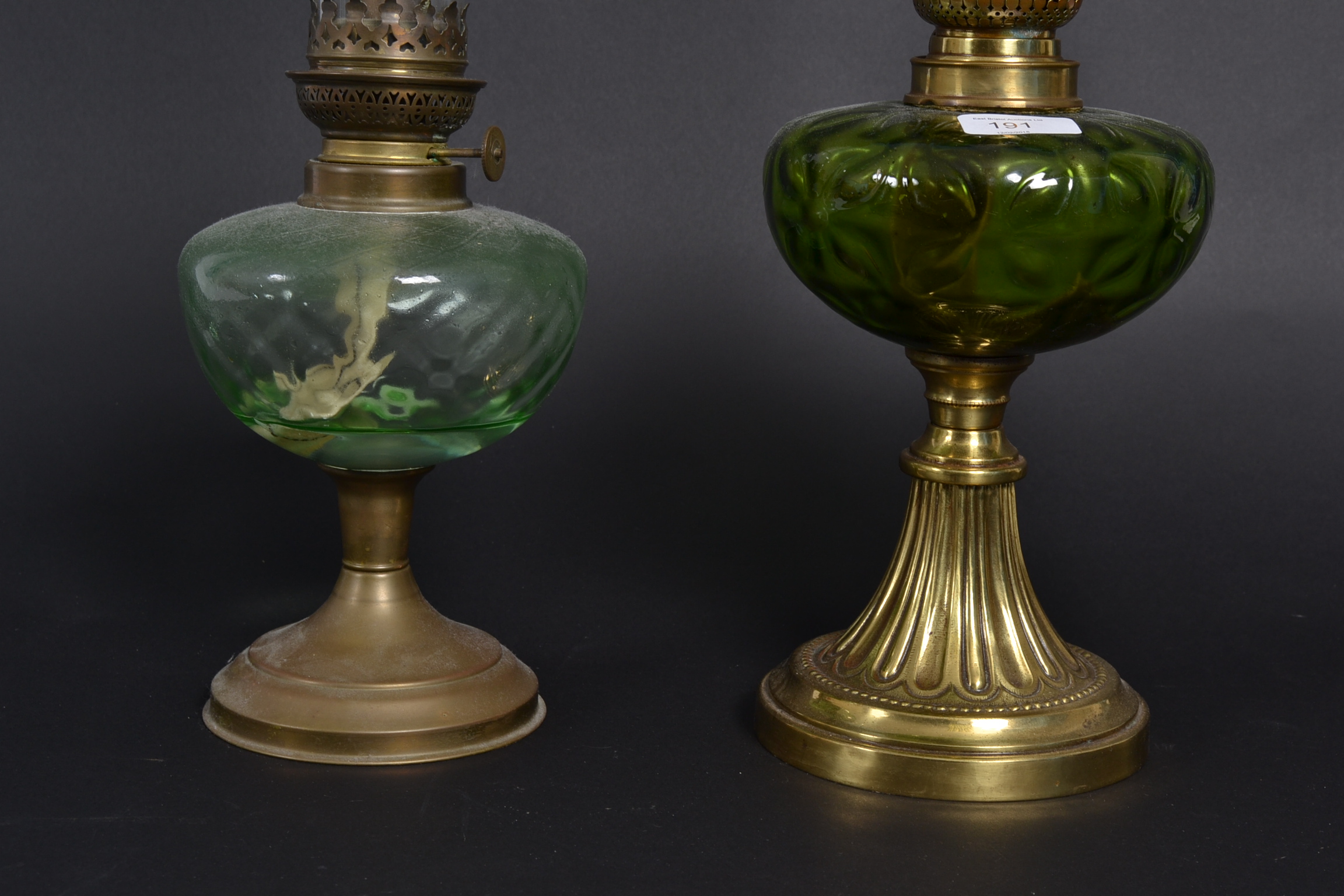 A pair of Victorian style gilt and glass - Bild 4 aus 4