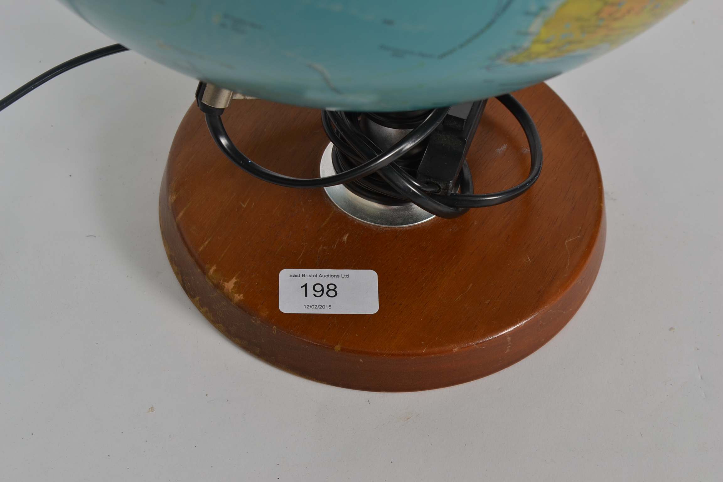 A vintage styled Globe lamp. - Bild 2 aus 2