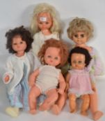 DOLLS: A collection of 5x vintage dolls,