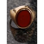 A 9ct gold hallmarked agate stone gentle