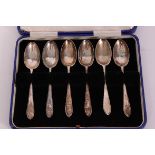 A cased set of 6 silver hallmarked spoon