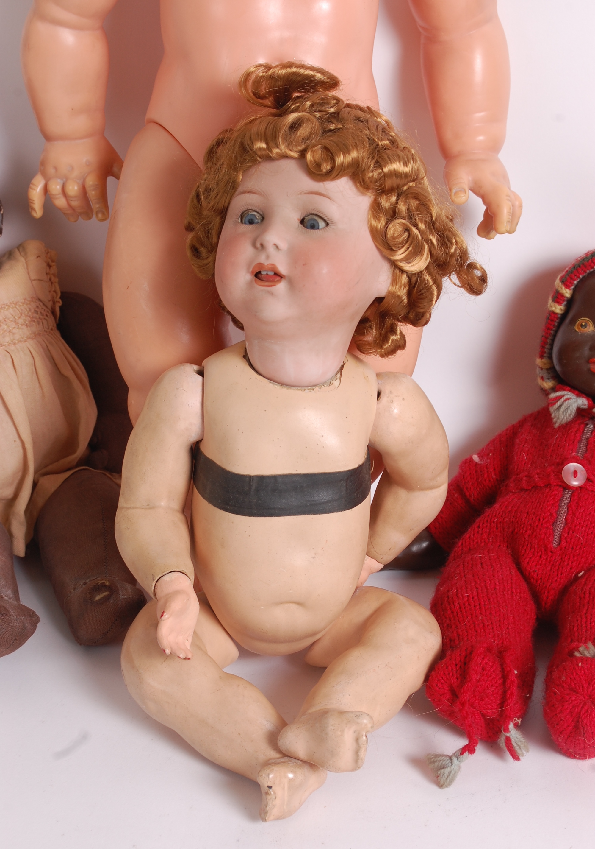 DOLLS: A very good selection of antique - Image 3 of 5