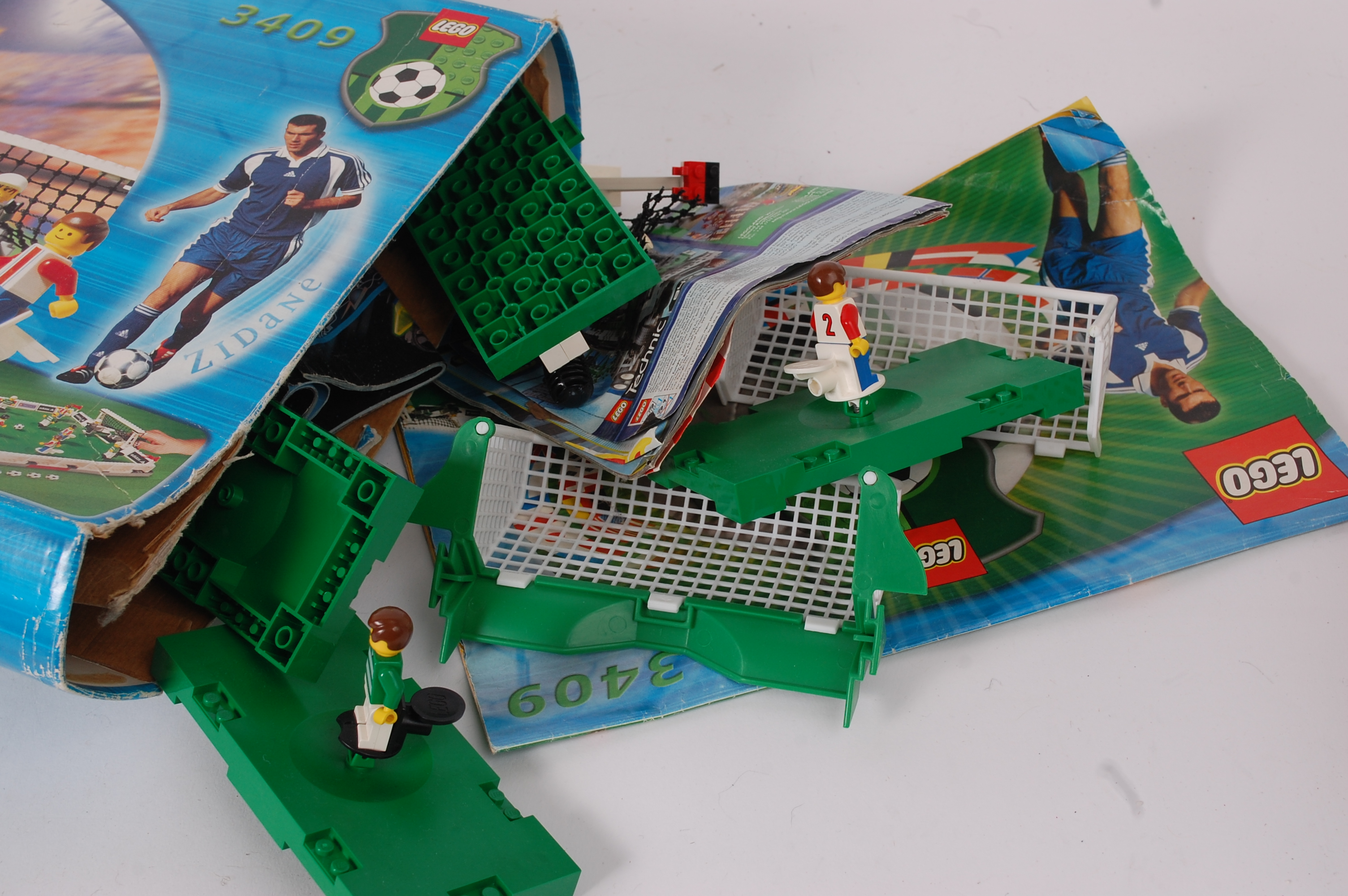 LEGO; An original Lego Football set numb - Image 2 of 2