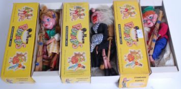 PELHAM PUPPETS; A collection of 3x vinta