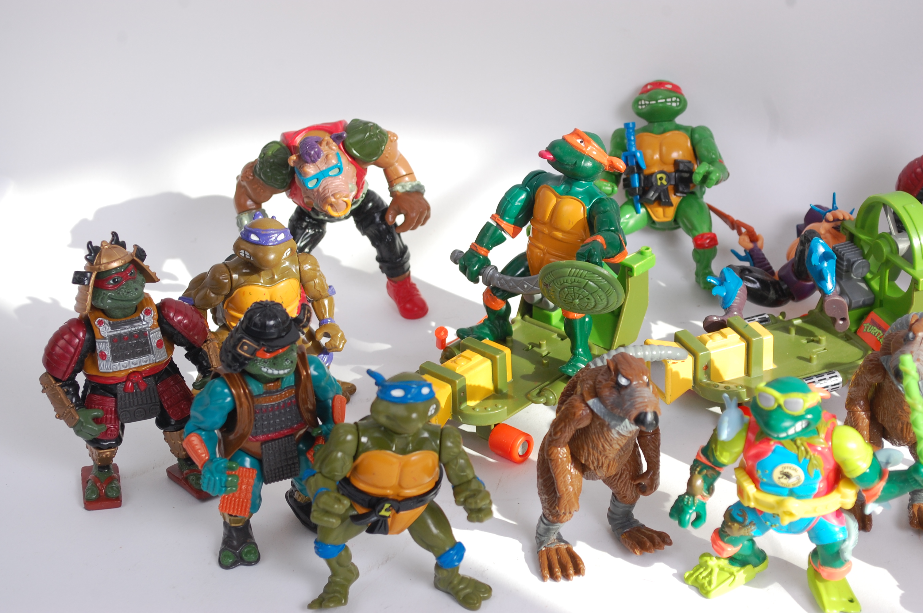 TEENAGE MUTANT HERO TURTLES; A collectio - Image 2 of 4