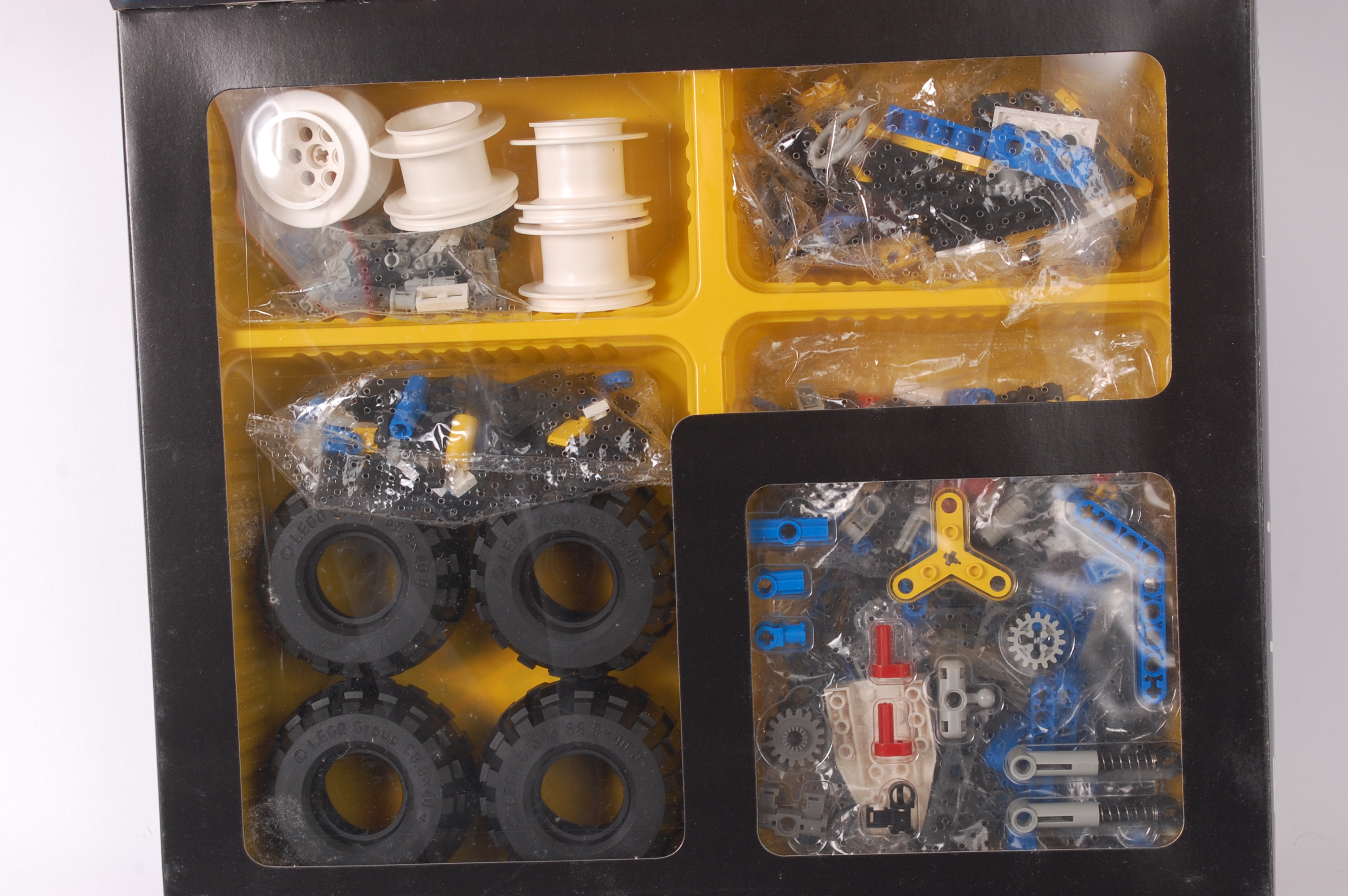 LEGO; An original Lego Technic 8437 car - Image 2 of 3