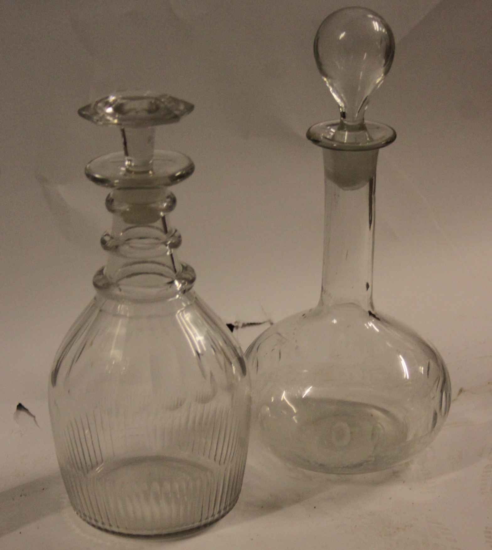 A collection of glassware to include a pair of mid-century glass drinks decanters, - Image 4 of 4