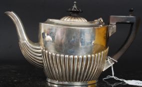 An Edwardian silver hallmarked teapot be