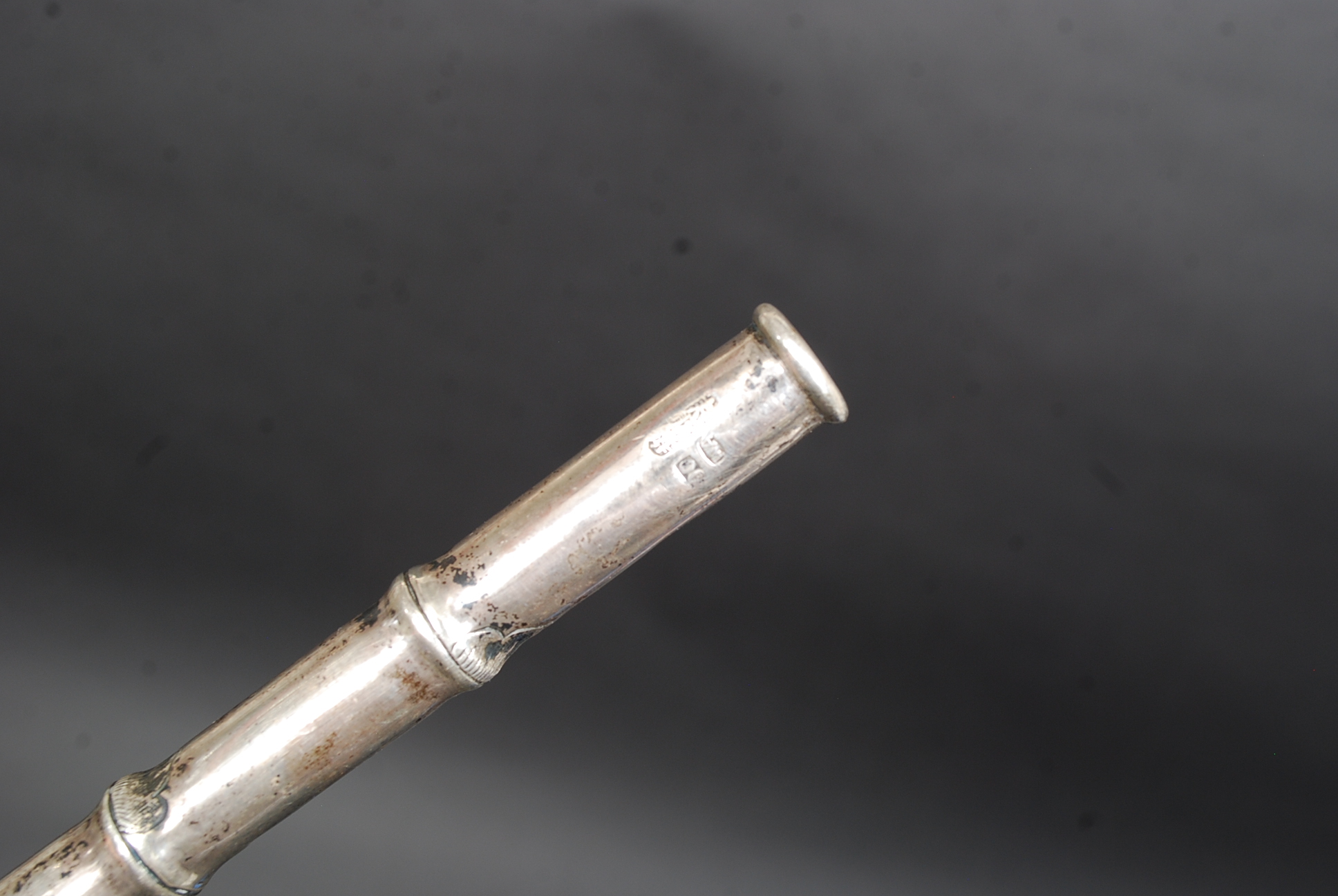 A silver Chinese hallmarked early 20th century ladies parasol handle bearing the initials for maker - Image 2 of 3