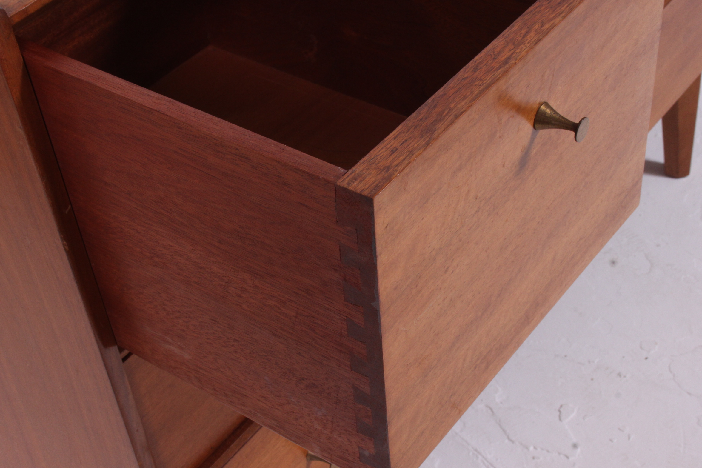A good 1970's retro Danish influenced teak wood chest of drawers. - Image 4 of 4