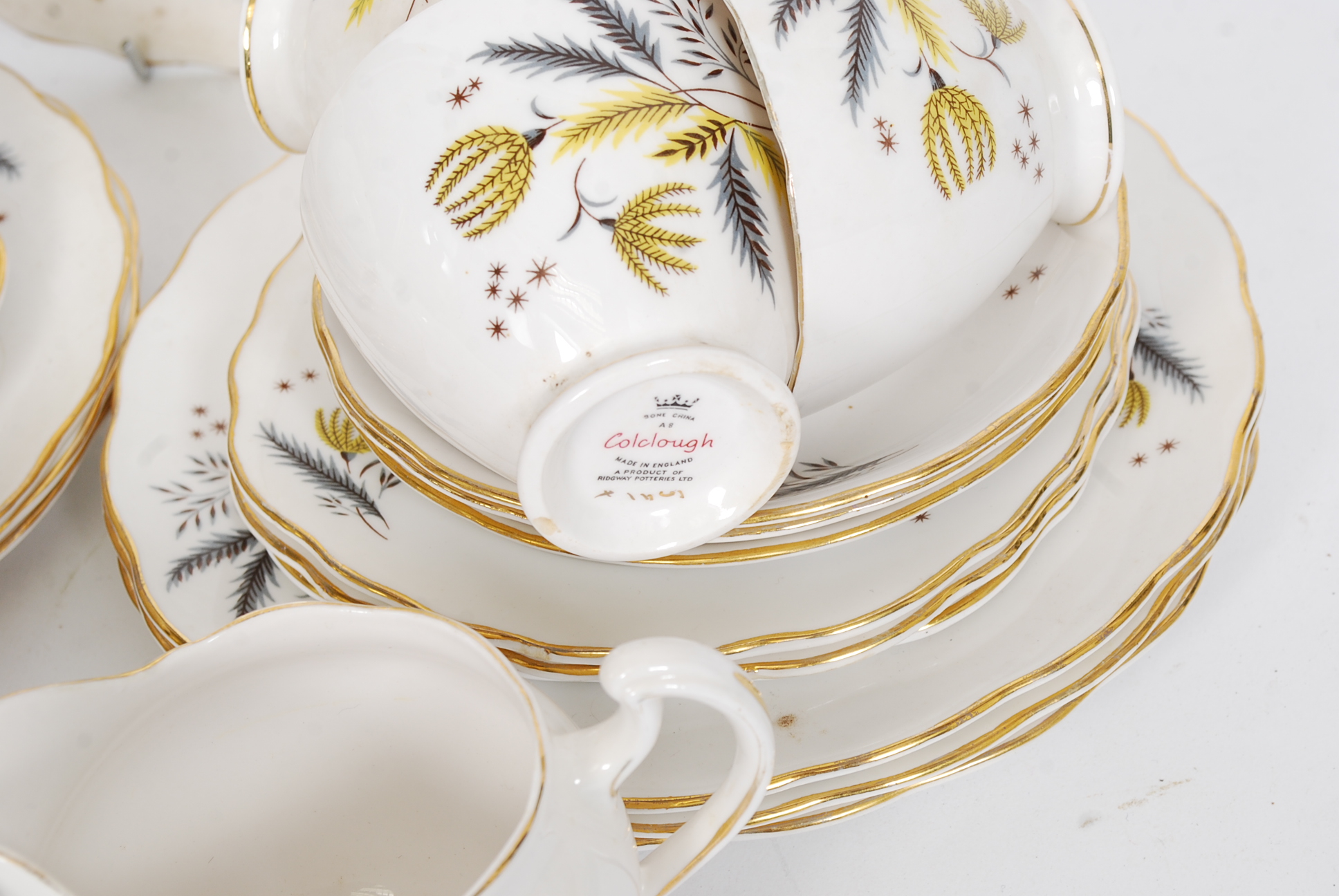 A Colclough ' Stardust ' twenty seven piece tea service to consist of cups, saucers, plates, - Image 3 of 3