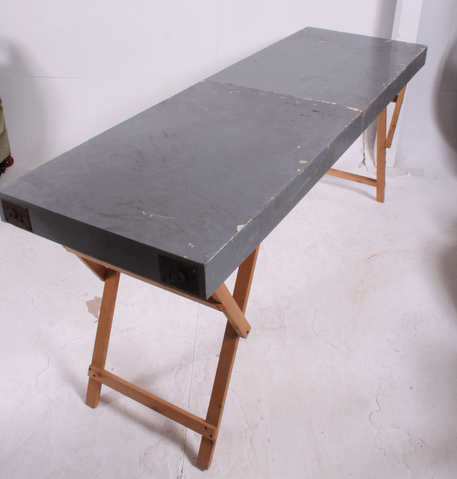 A vintage mid 20th century architects field draughtsman board complete in the original grey painted - Image 3 of 5