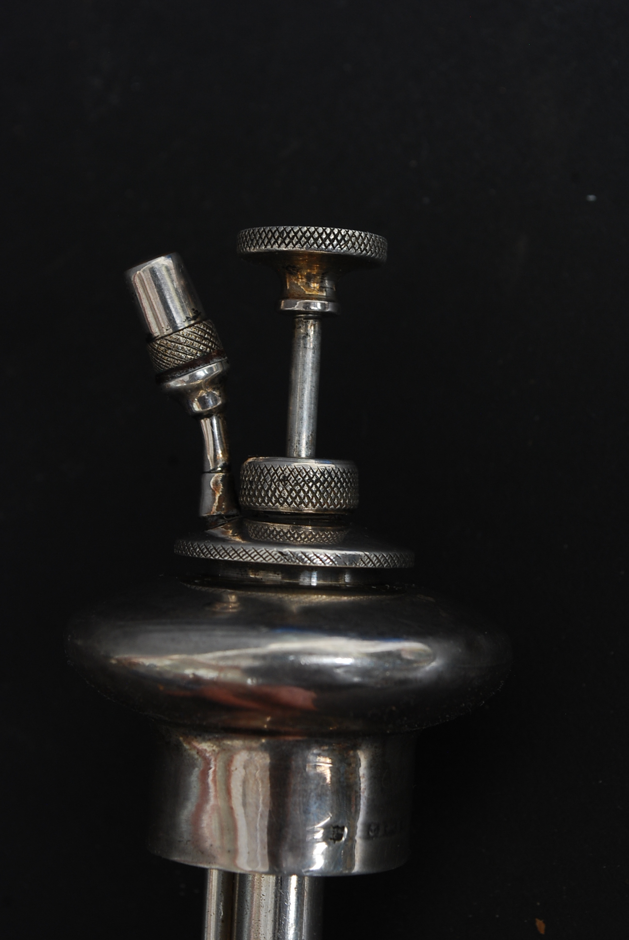 A Birmingham silver hallmarked atomizer bearing rubbed hallmarks date letter W for 1921 97. - Image 2 of 3
