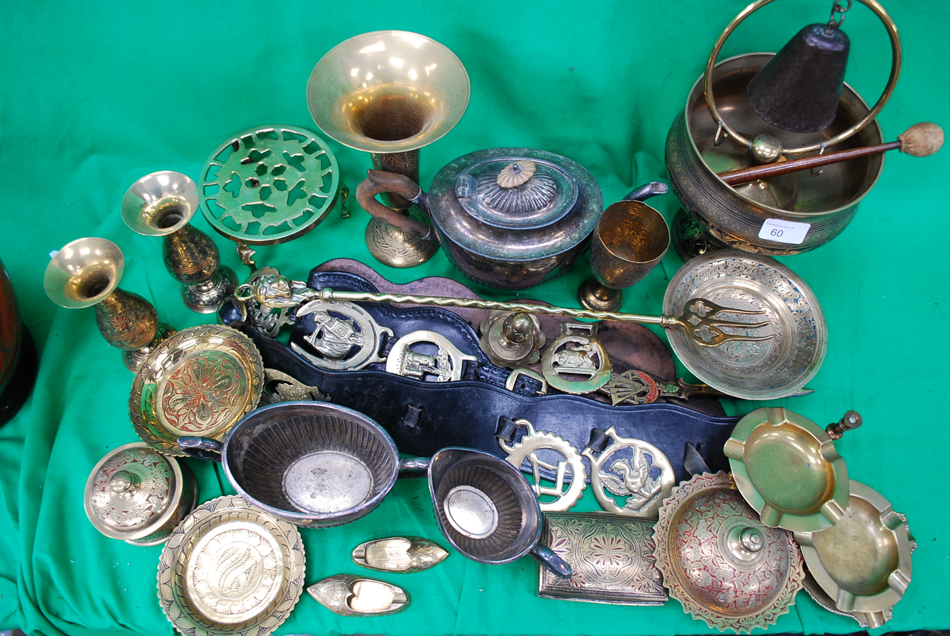 A large collection of metalware's to inc - Image 2 of 2