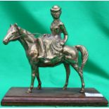 A detailed 20th Century brass figurine o