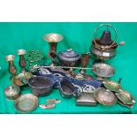 A large collection of metalware's to inc