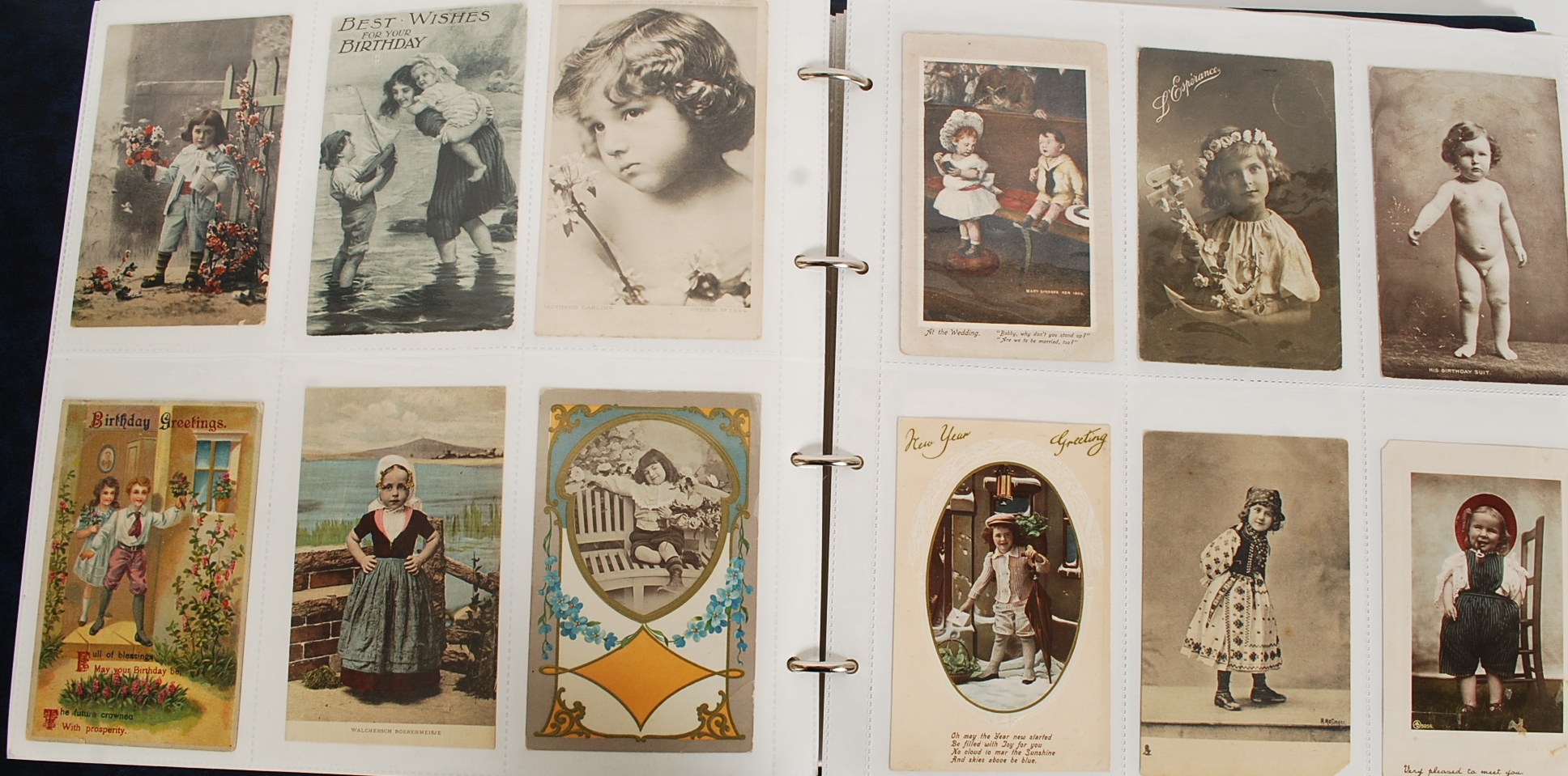 Large album with 250 vintage postcards of children. Some sets. - Image 2 of 4