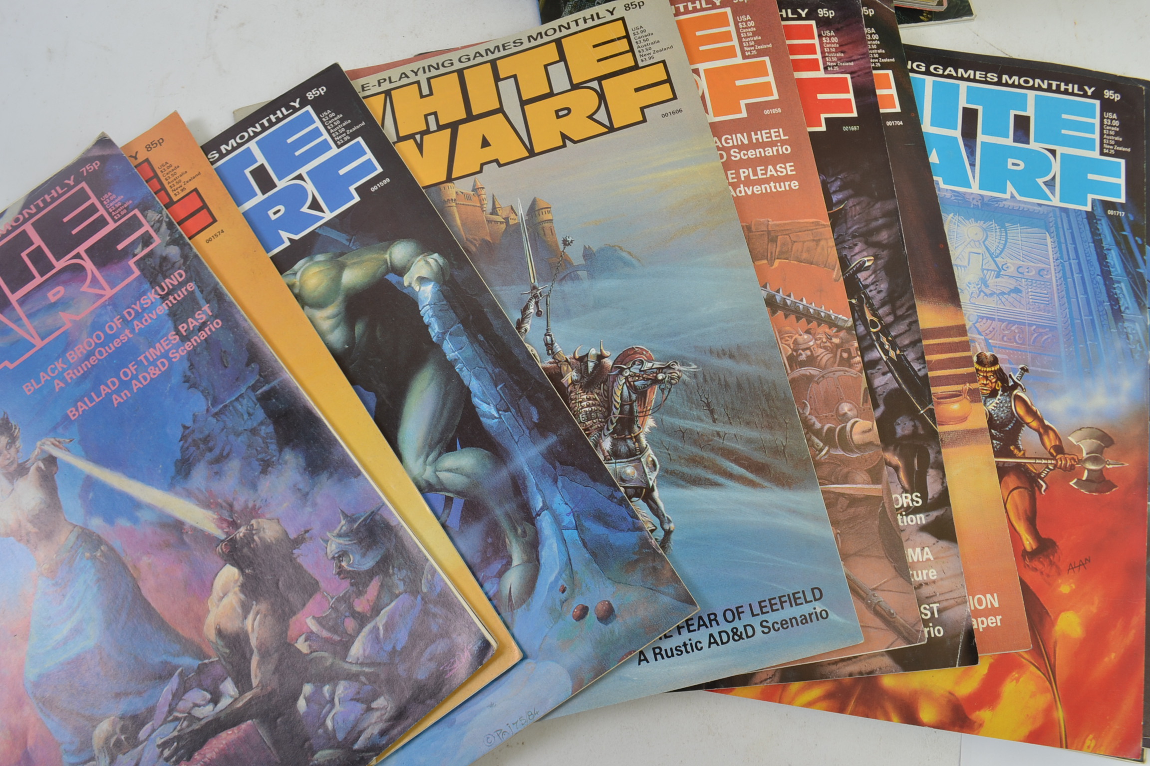 WHITE DWARF; A collection of 40+ vintage White Dwarf Role Playing Games magazines. - Image 2 of 2