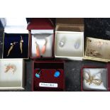 8 pairs of matching earrings to include 9ct gold examples,